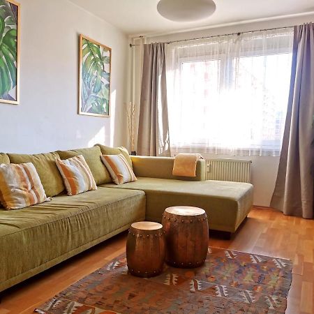 Cozyhome Retro Apartment Bratislava Exterior photo